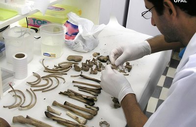  Laboratório de DNA Forense da Ufal vai adquirir Sequenciador Genético