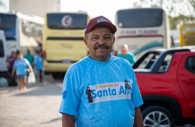 Aos 75 anos, santanense realiza sonho de visitar Juazeiro do Norte e conhecer imagem de Padre Cícero