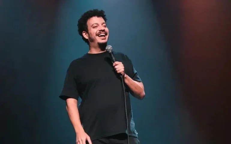 Com novo show solo, o comediante Rodrigo Marques volta a Maceió