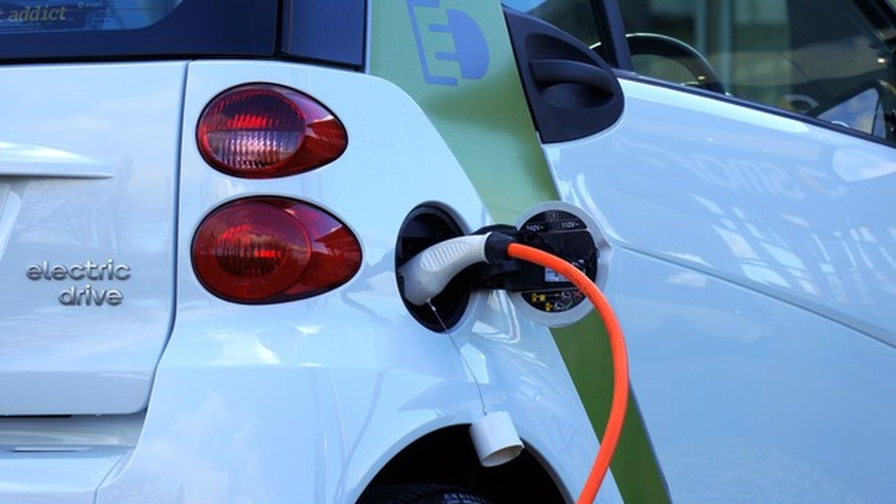 Venda de veículos elétricos dispara
