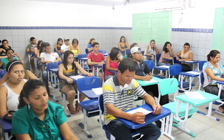 Cursinho preparatório beneficia alunos em Boca da Mata
