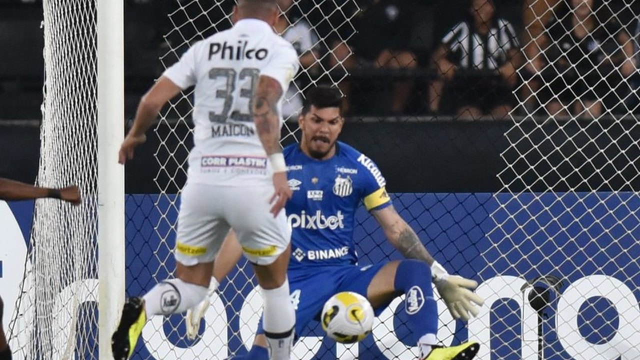Santos irrita João Paulo: “Não pode fazer um jogo sem dar chute no gol”