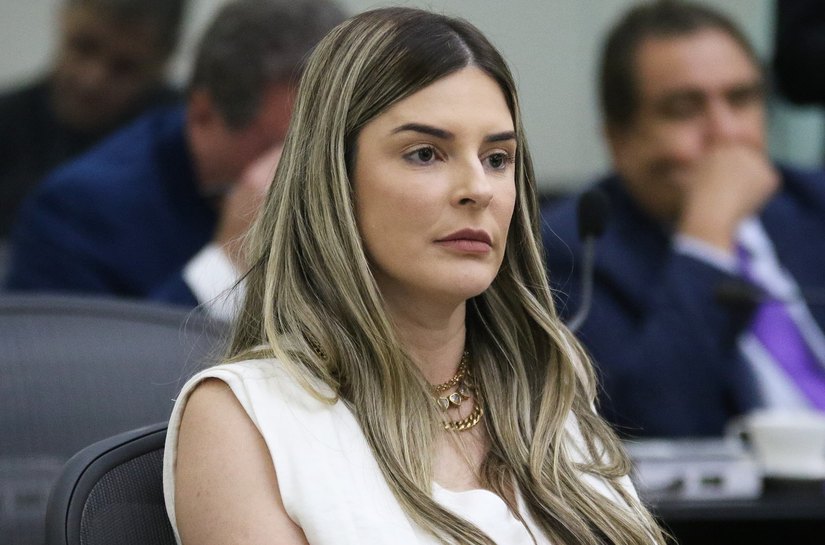 Sâmea Mascarenhas reivindica da BRK solução para problema de fornecimento d'água em Rio Largo
