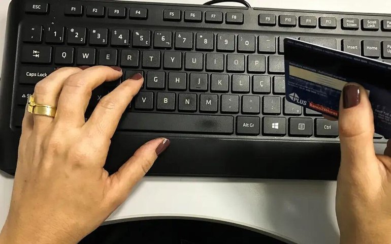 ICMS sobre compras internacionais sobe para 20% em 10 estados brasileiros a partir desta terça (1º)