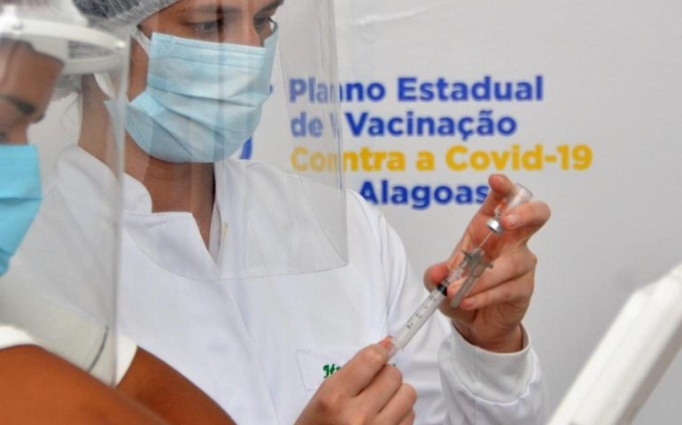 1.100.286 doses das vacinas contra a Covid-19 foram aplicadas em Alagoas