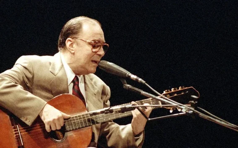 João Gilberto completaria 95 anos com legado ainda presente na música brasileira