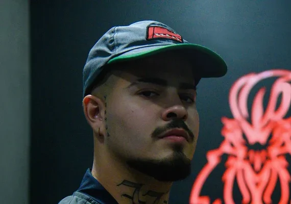 Jottapê, da série 'Sintonia', revela conversão e anuncia fim da carreira no funk