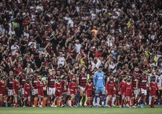 Balões, mosaico, sinalizadores... torcida do Flamengo prepara o cenário para encarar o Galo