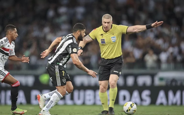 Atlético-MG protocola reclamação formal contra Daronco na CBF