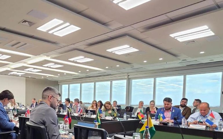 Saúde de Alagoas amplia atendimento oncológico e avança na captação de recursos em agenda em Brasília