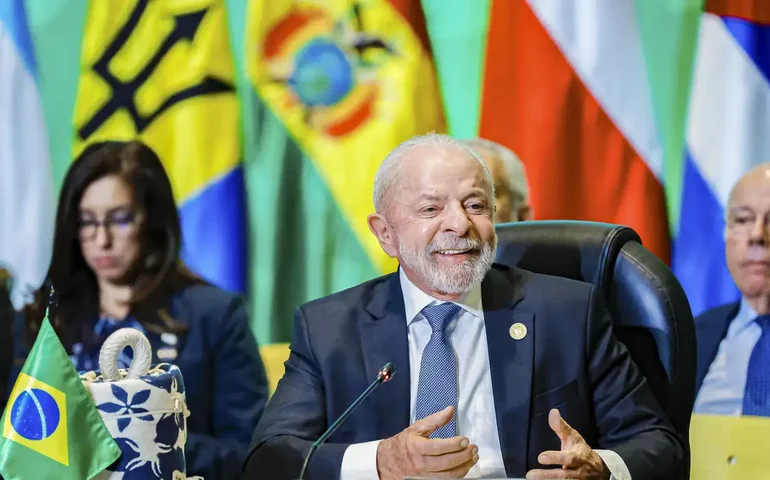 Lula realiza encontros bilaterais com presidentes da Colômbia e Burundi