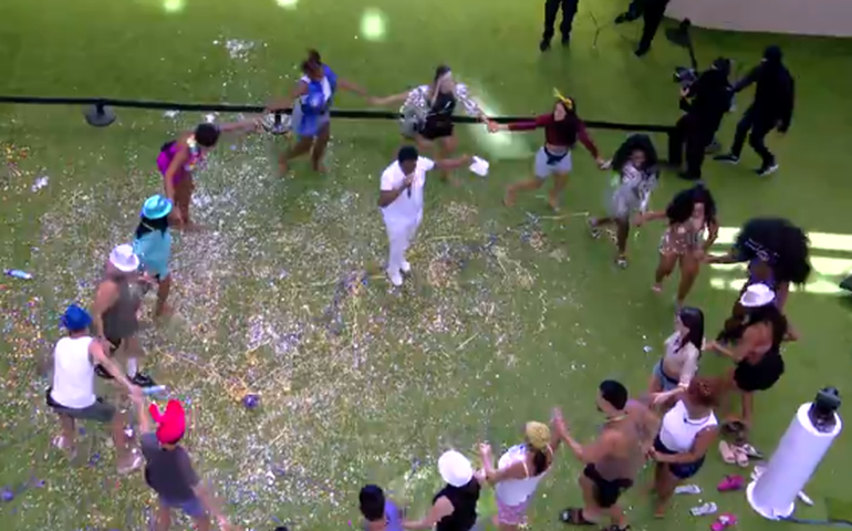 Brothers são acordados por Neguinho da Beija-Flor e bateria da escola de samba no 'BBB 25'