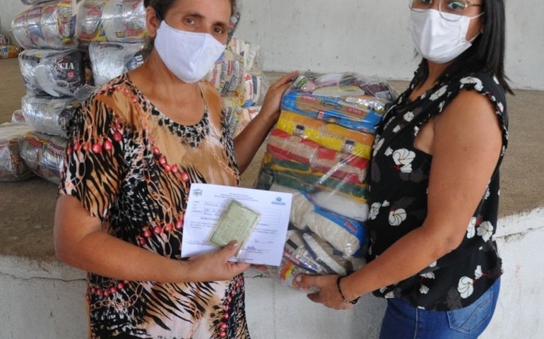 Assistência Social de Anadia realiza entrega de 400 cestas básicas