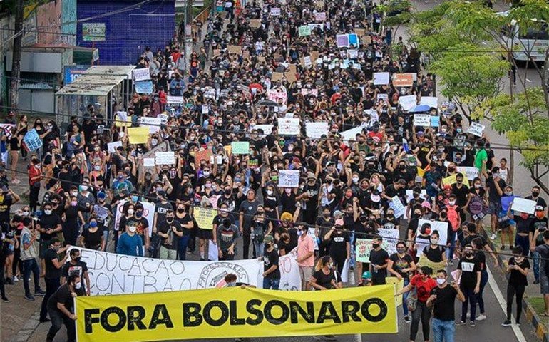 Movimentos ligados a torcidas querem evitar políticos