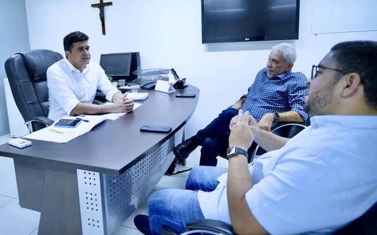 Seinfra recebe visita de prefeito de Viçosa e presidente da Cooperativa Pindorama