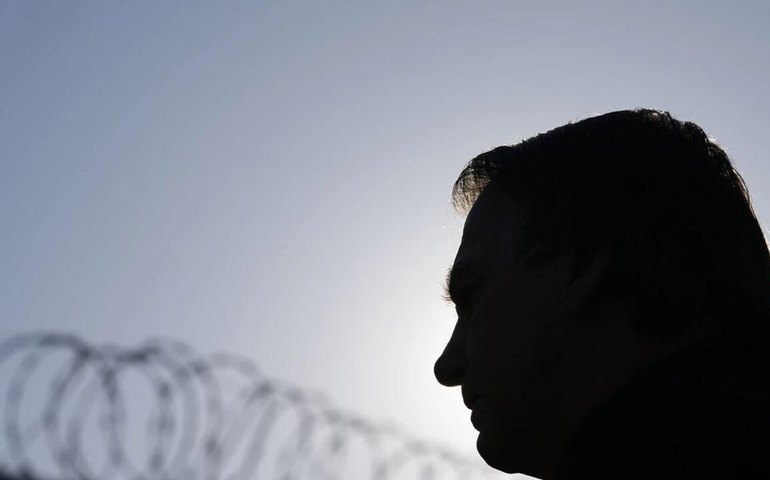 Defesa de Bolsonaro tenta derrubar prisão domiciliar no STF