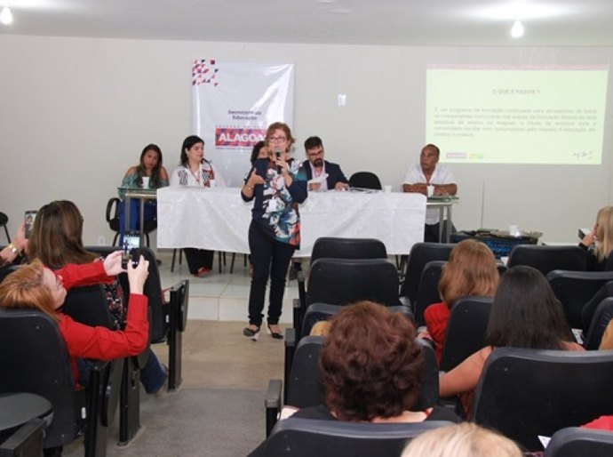 Pacto Alagoano pelas Diversidades é apresentado à comunidade escolar