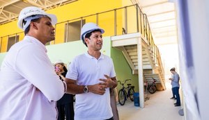 Secretário João Folha e prefeito Rodrigo Cunha. / Foto: Assessoria.
