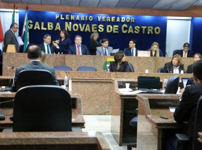 Com sessão extraordinária, Câmara aprova projetos de interesse do Executivo