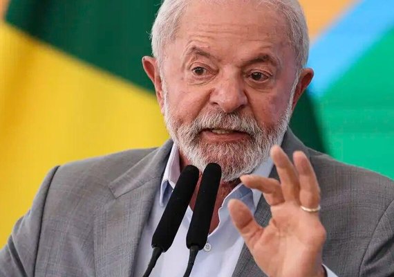 Lula rebate Trump e diz que Brasil 'não vai ficar de joelho' diante dos EUA