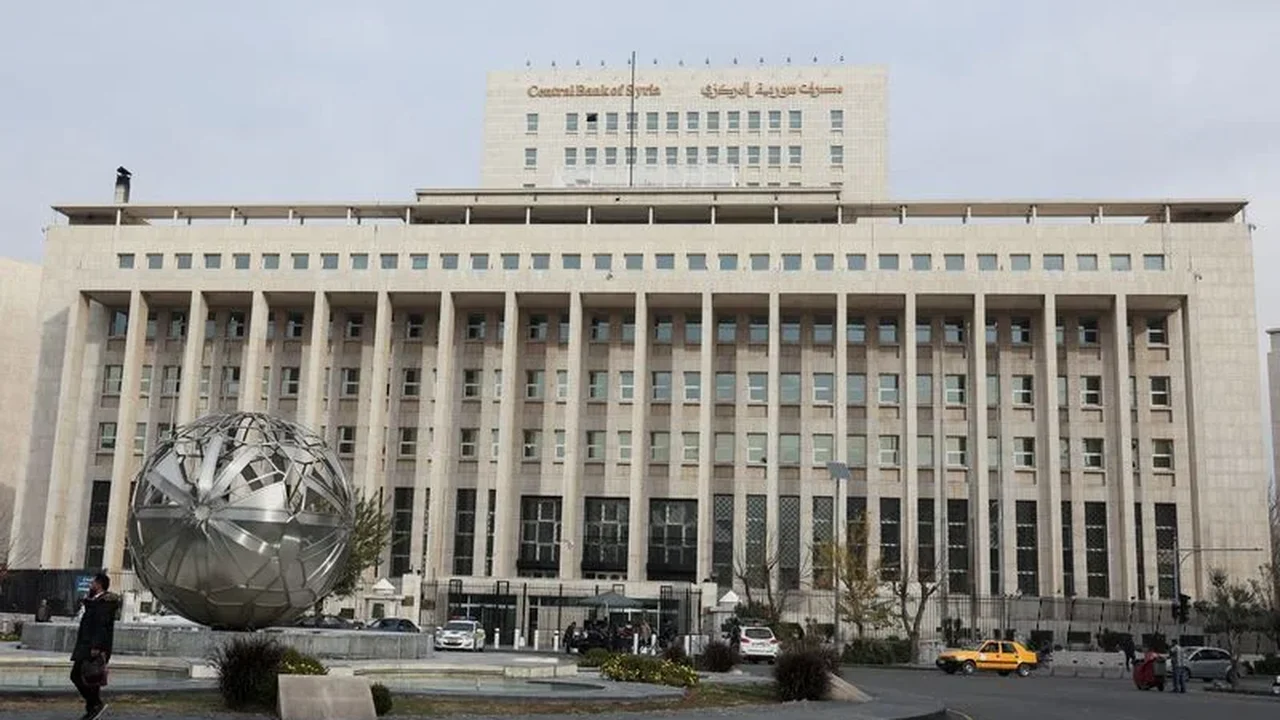 Síria: Governantes islâmicos nomeiam uma mulher para comando do Banco Central
