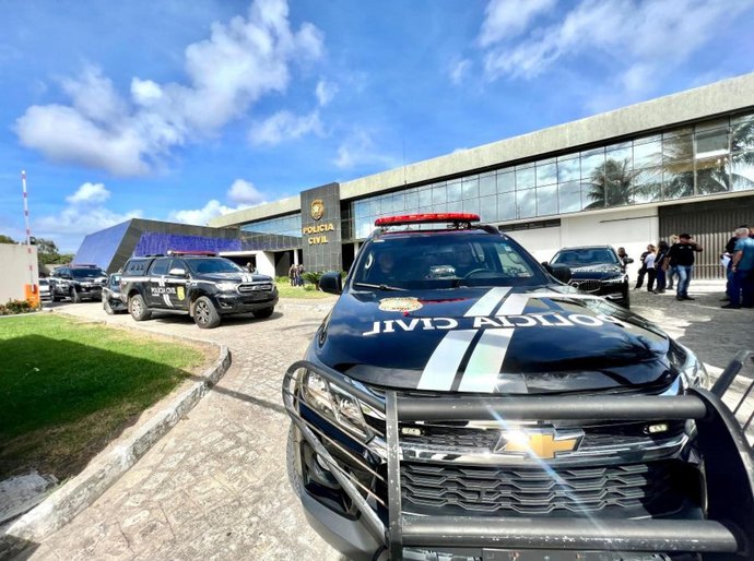 Polícia Civil de Alagoas prende professor de inglês por posse de material pornográfico infanto-juvenil