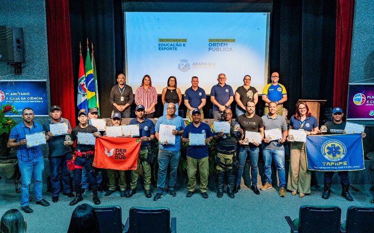 Vigilantes escolares da Rede Municipal recebem certificados de conclusão em Protocolos de Segurança