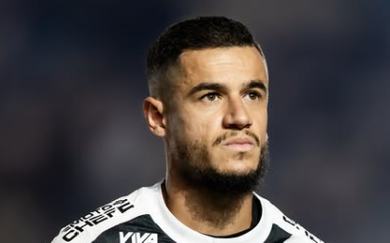 Coutinho rescinde com o Aston Villa e renova vínculo com o Vasco por um ano