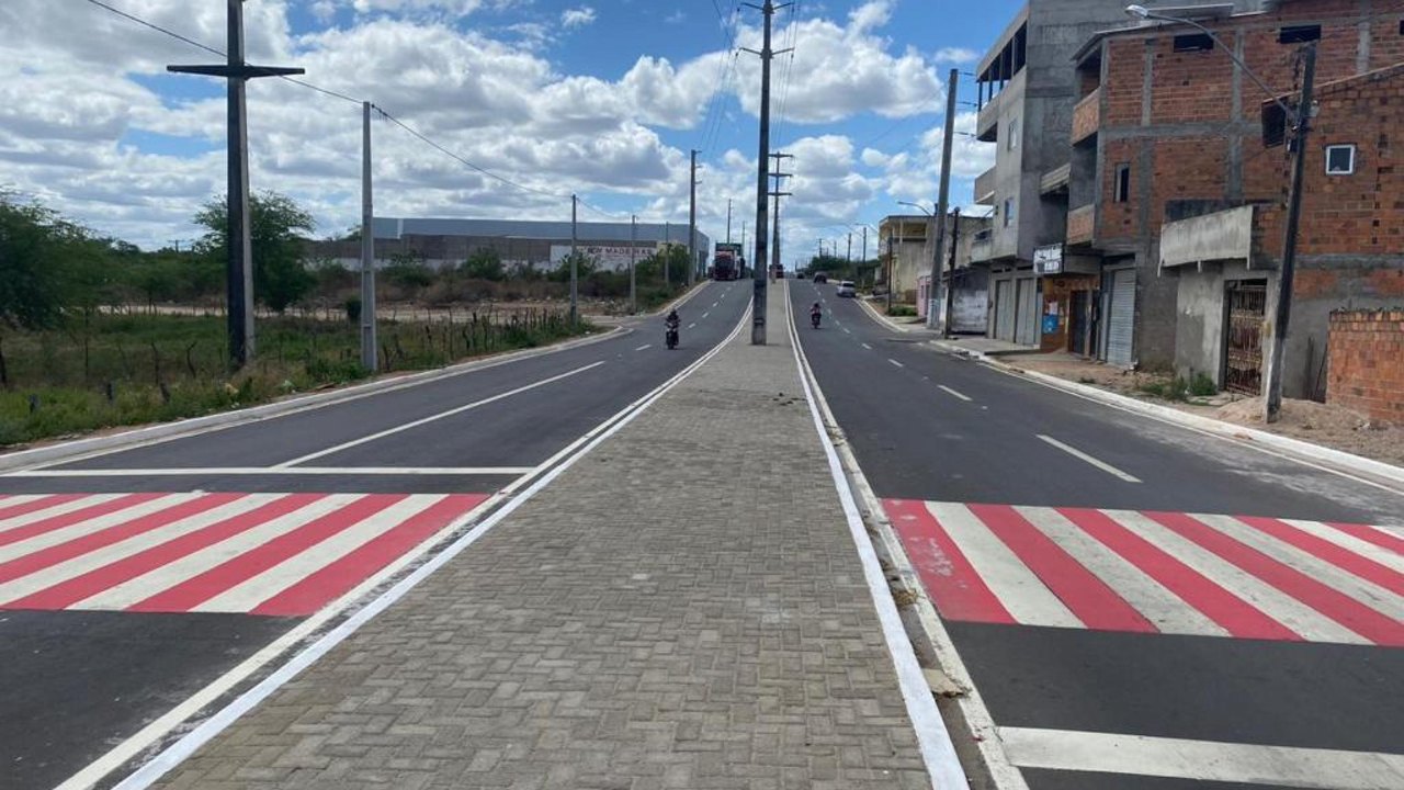 Governo de Alagoas entrega Avenida Juscelino Kubitscheck, em Delmiro Gouveia