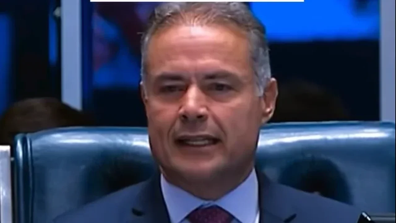 Da presidência do Senado, Renan Filho comemora aprovação de projeto que barateia a CNH
