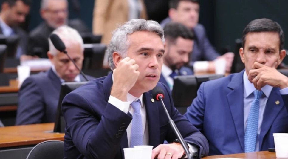 O deputado federal Rafael Brito participou de evento em Arapiraca citado nas mensagens divulgadas em reportagem do Mídia Caeté. - Foto: Renato Araújo / Câmara dos Deputados
