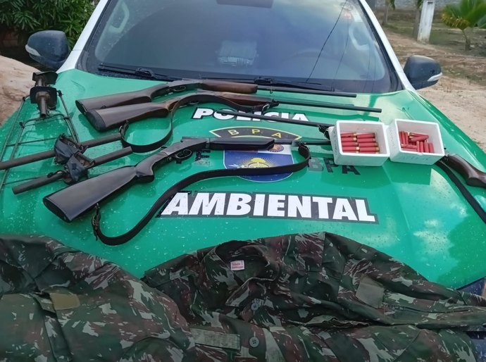 Em operação ambiental, PM-AL apreende armas e resgata animais no Litoral Norte