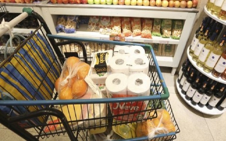 Higiene e alimentos pressionam inflação dos mais pobres em dezembro, diz Ipea