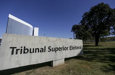 TSE manda suspender site que oferece criptomoedas por apoio a Flávio