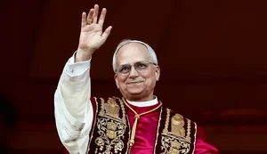 Papa Leão XIV defende paz sem armas em primeira celebração de Natal no pontificado