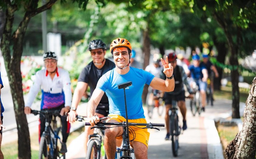 Prefeito JHC participa do #Desafio22 e destaca ampliação de ciclovias na capital durante sua gestão