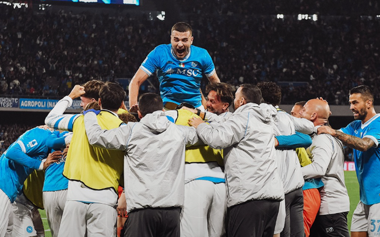 Napoli derrota Inter de Milão por 3 a 1, se reabilita no Italiano e assume liderança