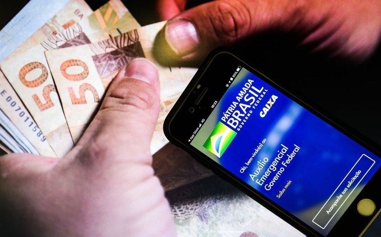 Trabalhadores nascidos em agosto podem sacar auxílio emergencial