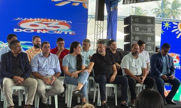 Deputados Arthur Lira e Gabi Gonçalves prestigiaram a cerimônia de entrega das obras concluídas pelo prefeito Francis Correia
