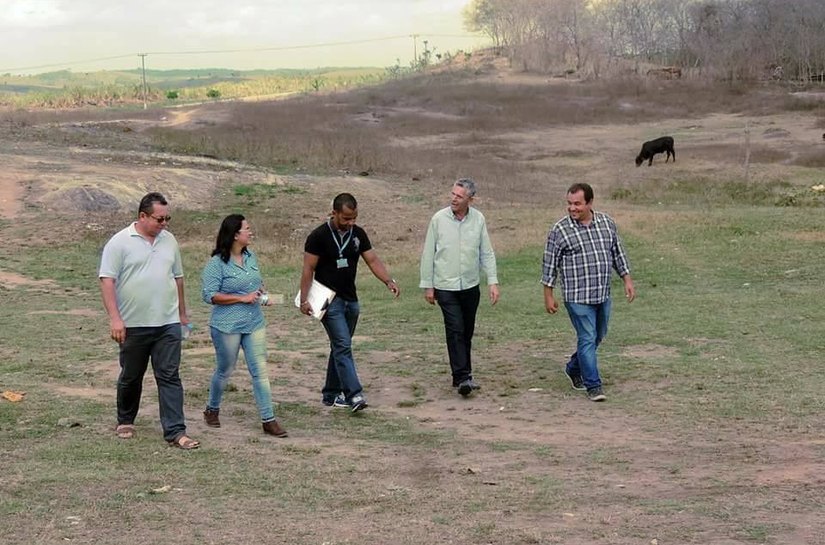 Prefeitura de Ibateguara confirma construção de campo de futebol