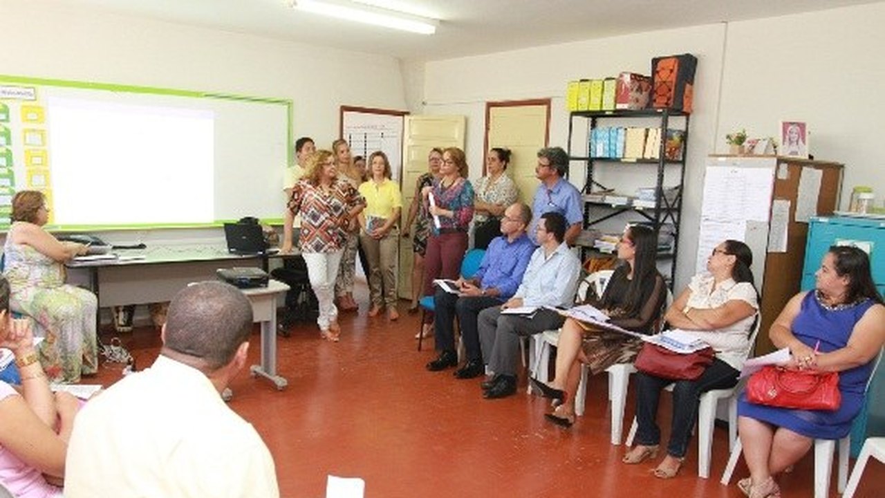 Coordenadores de Educação conhecem estrutura de secretaria e alinham ações