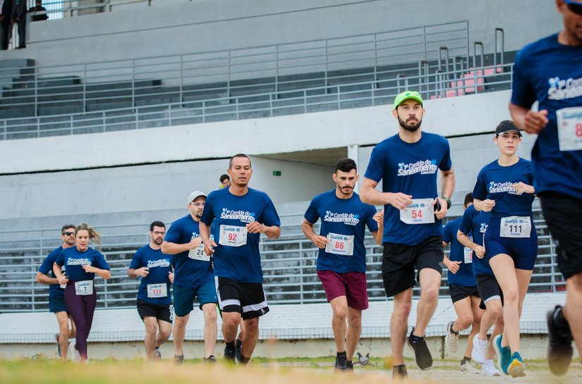 Profissionais de saneamento participam de corrida promovida pela Casal