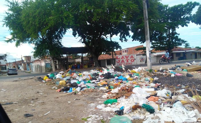 Vítima ainda não identificada foi morta a facadas no Vergel - Foto: cortesia