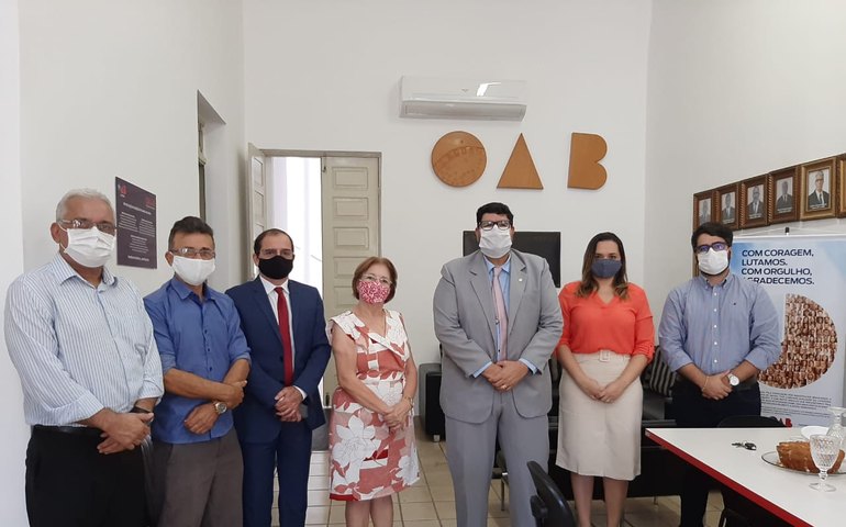 Pré-candidata Sônia Beltrão visita sede da OAB em Palmeira