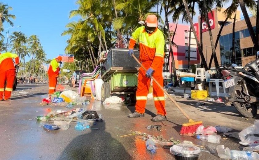Prefeitura de Maceió recolhe 61,5 toneladas de resíduos após  virada do ano