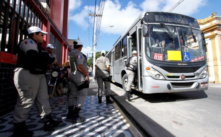 Assaltos a ônibus na capital caem 50% em janeiro