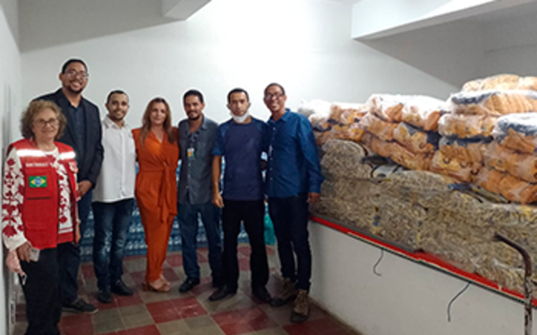TRT-19 participa da entrega de três toneladas de alimentos que serão doados às vítimas das enchentes