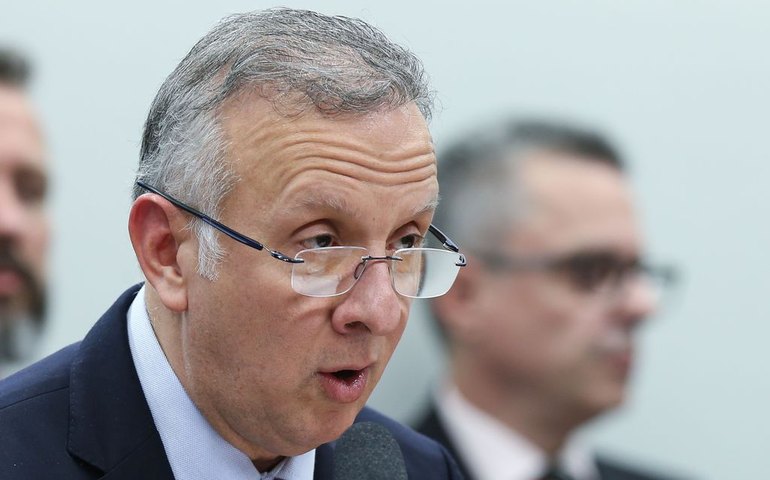 Relator amplia para 2032 desvinculação de receitas municipais