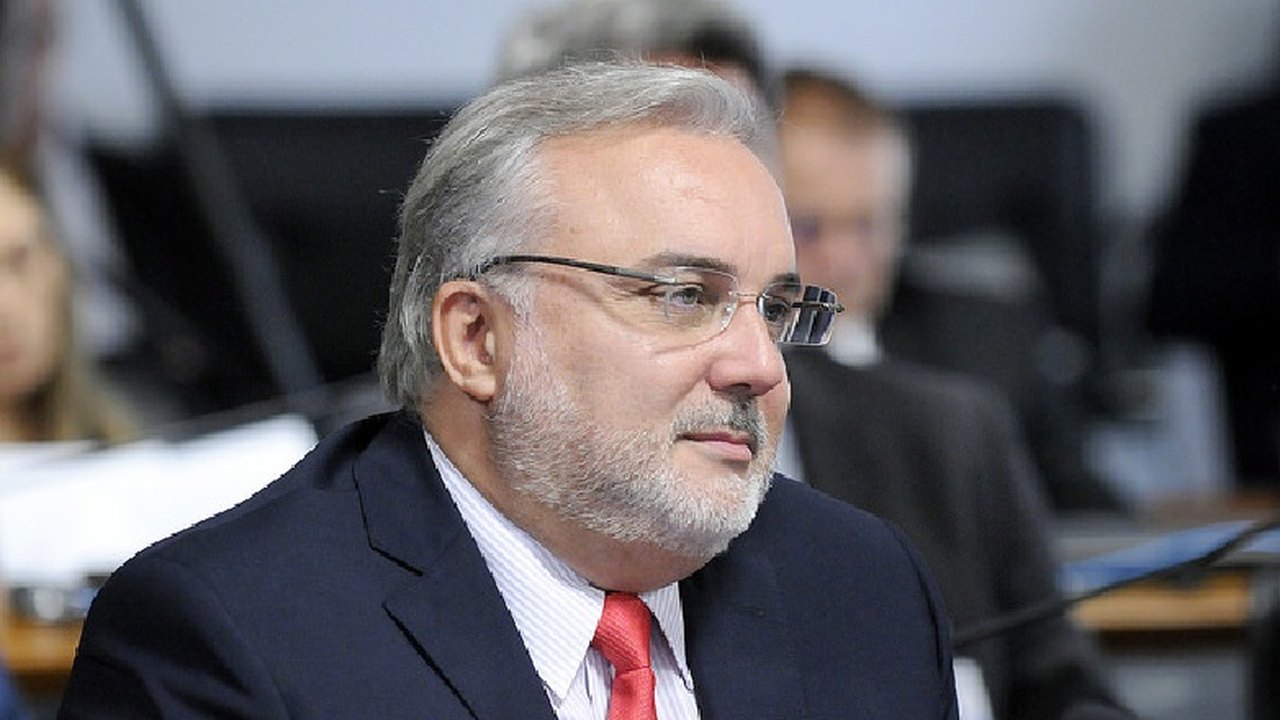 Indicado para presidir Petrobras, Jean Paul Prates renuncia ao mandato de senador