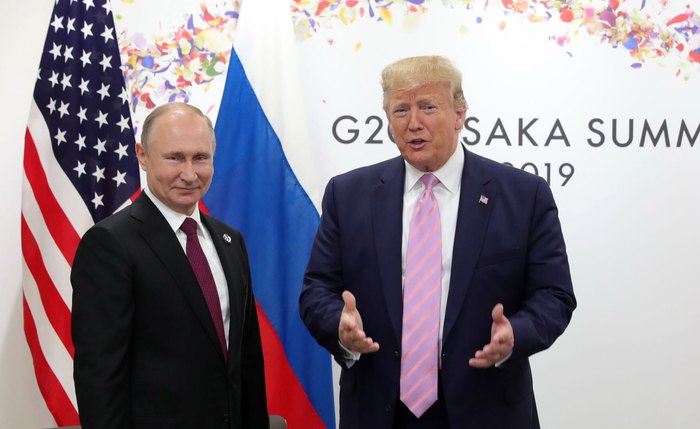 Putin e Trump realizam conversa telefônica